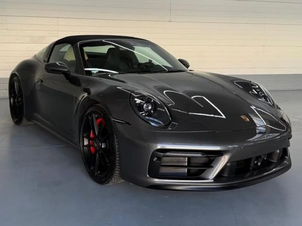 Porsche 992 GTS Targa Cabrio 4