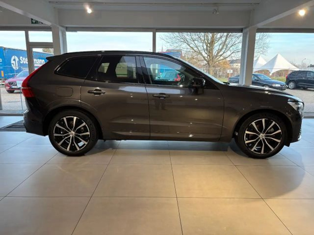 Volvo XC60 Plus Dark