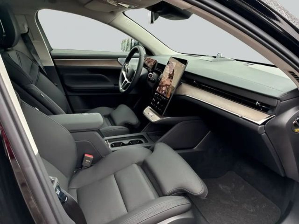 Volvo ES90