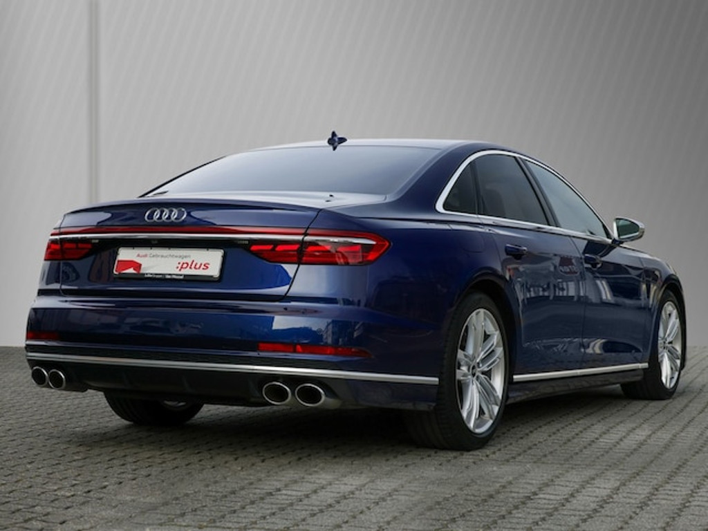 Audi S8