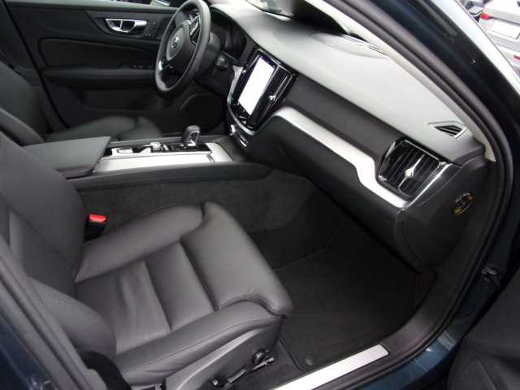 Volvo V60 Plus Dark