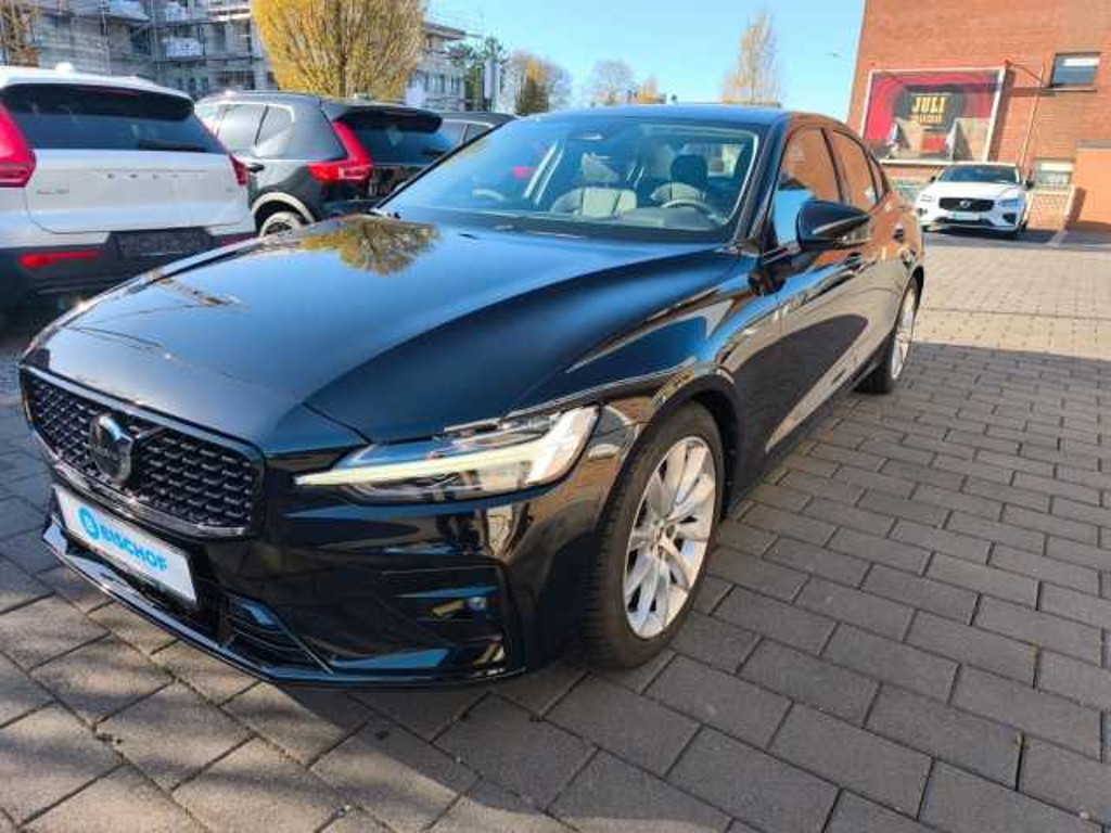 Volvo S60 Plus Dark