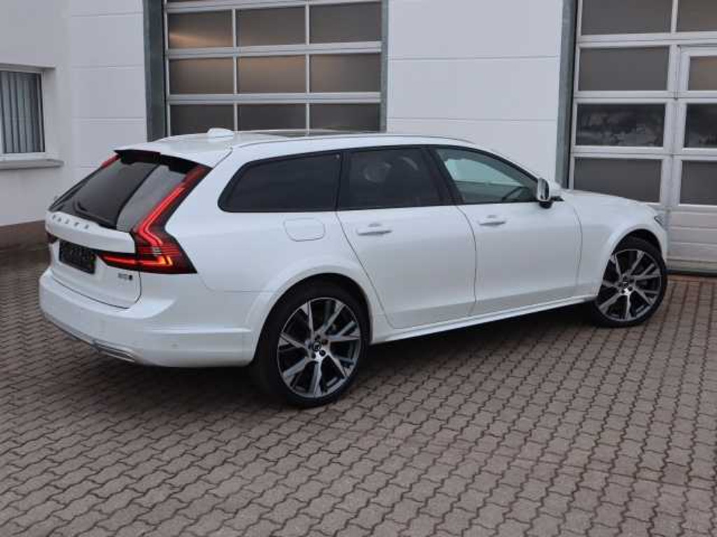 Volvo V90 Cross Country