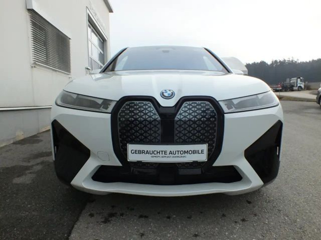 BMW iX