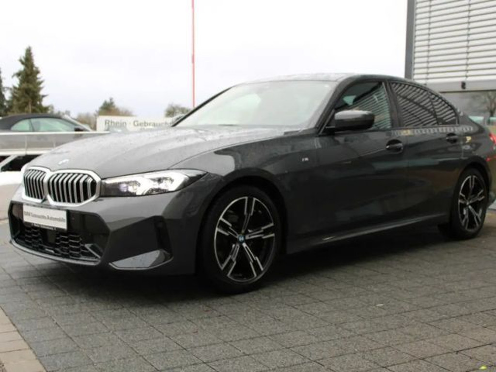 BMW 3 Serie 318 M-Sport Sedan 318i