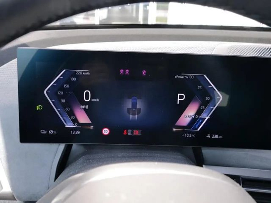 BMW iX