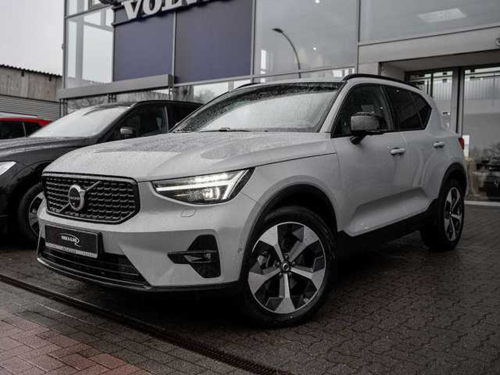 Volvo XC40 Plus Dark