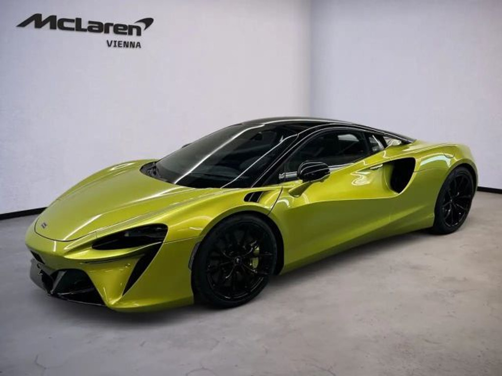McLaren Artura Artura / Flux Green / B&W / Tracking System