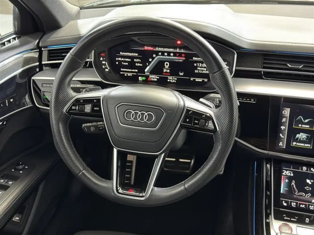 Audi S8