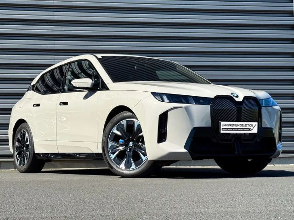 BMW iX