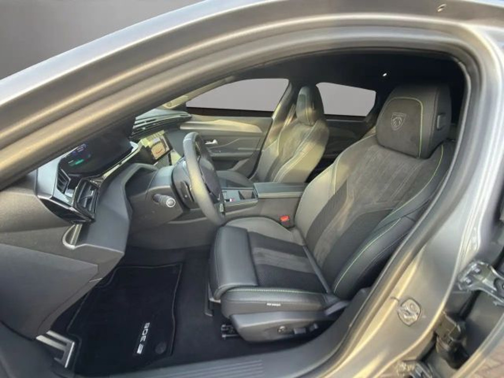 Peugeot e-308