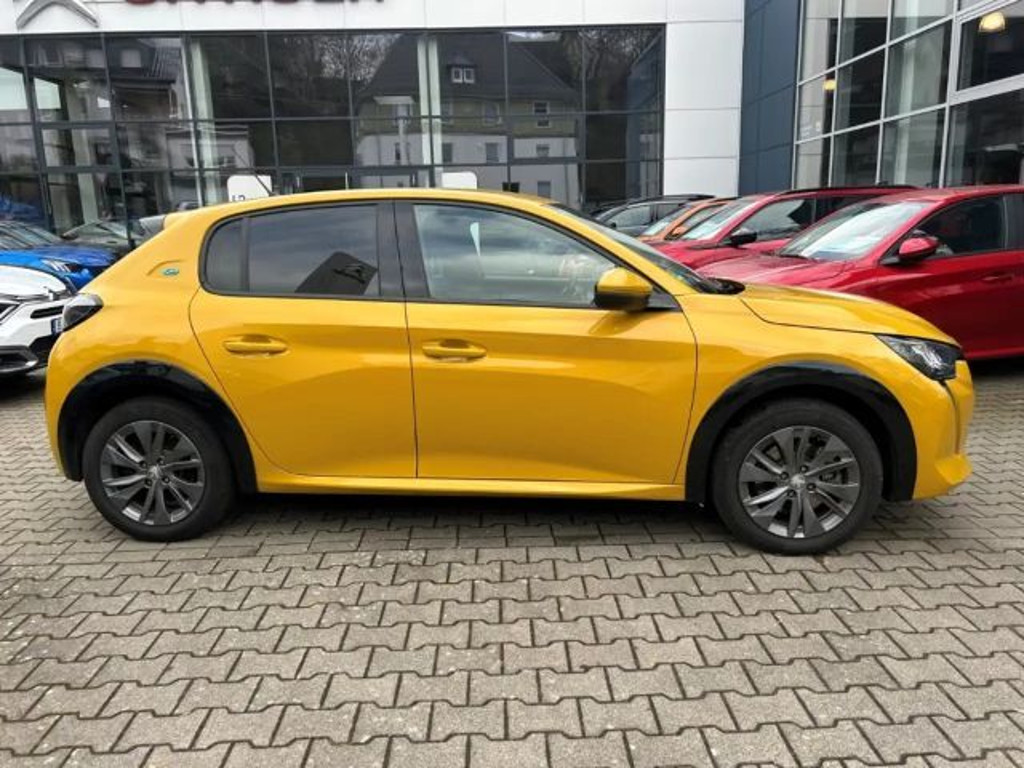 Peugeot e-208
