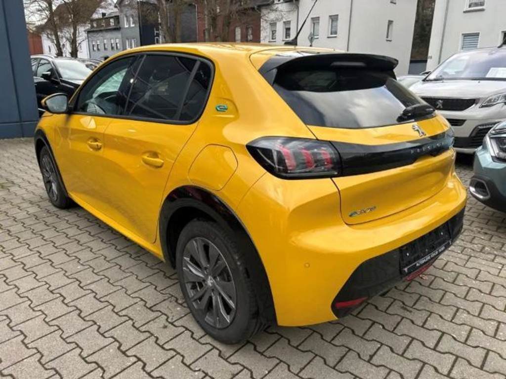 Peugeot e-208