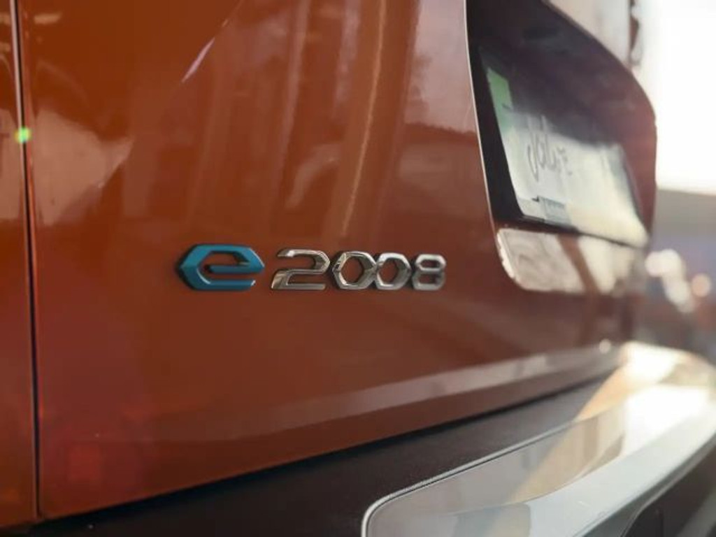 Peugeot e-2008