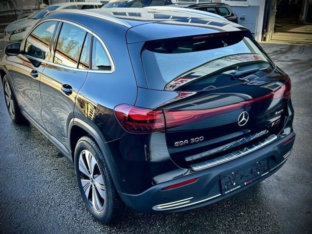 Mercedes-Benz E-Klasse EQA 4MATIC 300