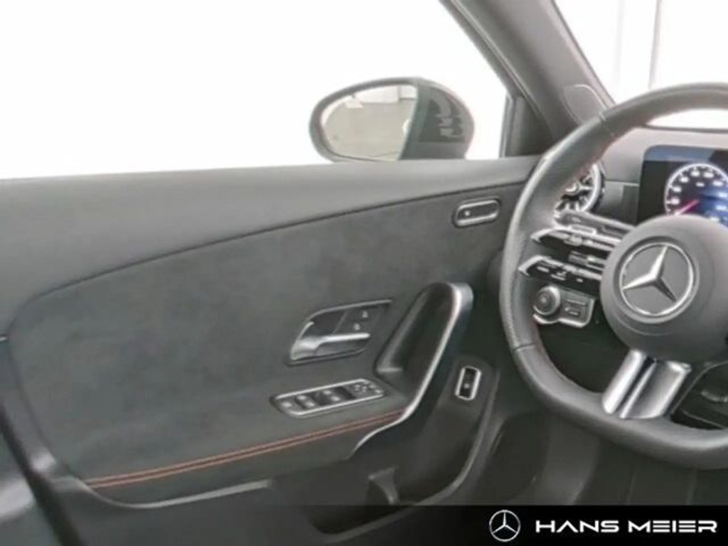 Mercedes-Benz A-Klasse A 220 AMG Line A 220 d
