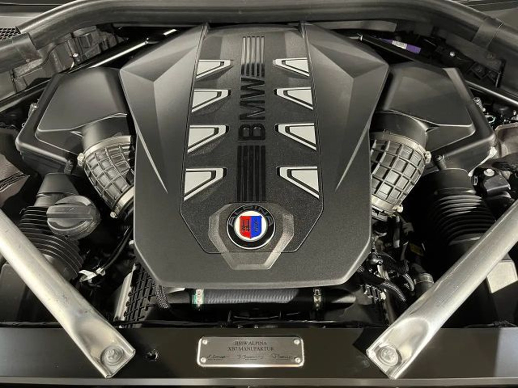 Alpina XB7