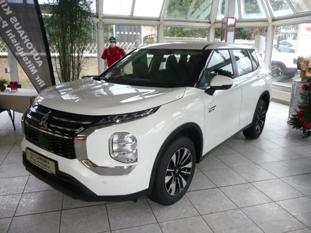 Mitsubishi Outlander PHEV 4WD