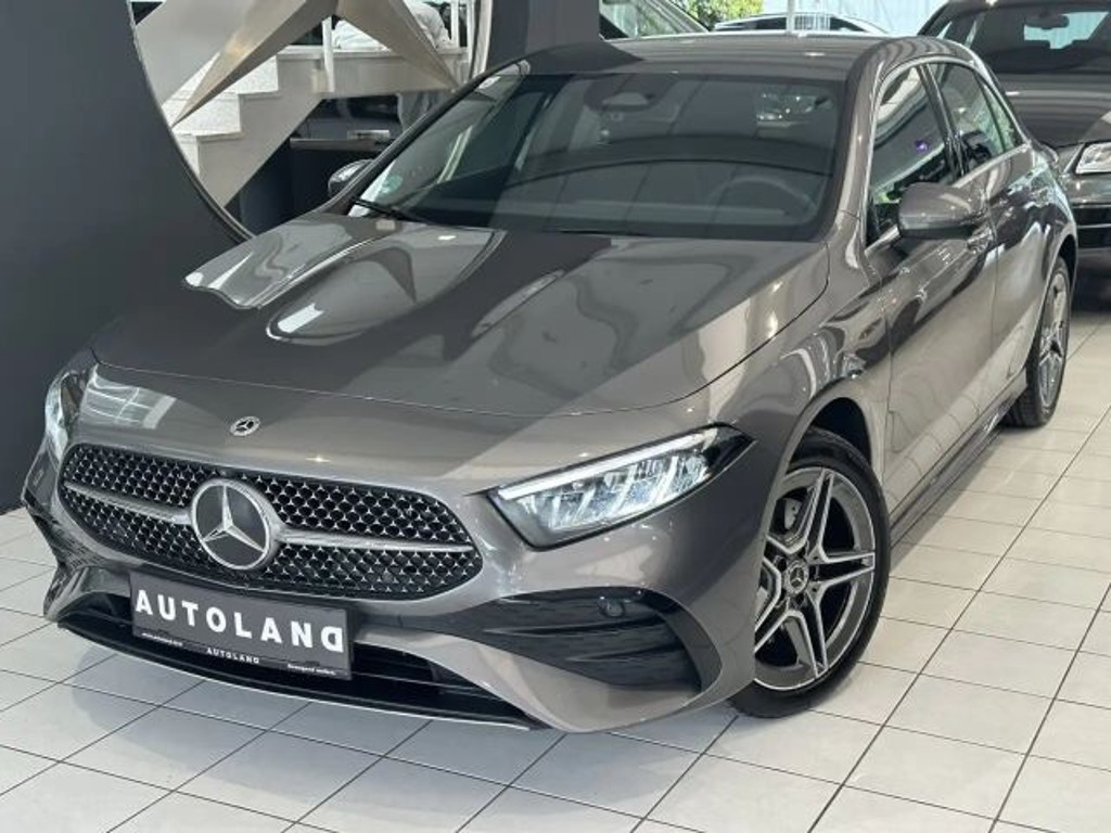 Mercedes-Benz A-Klasse A 180 AMG Line A 180 d