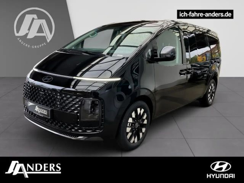 Hyundai Staria Signature