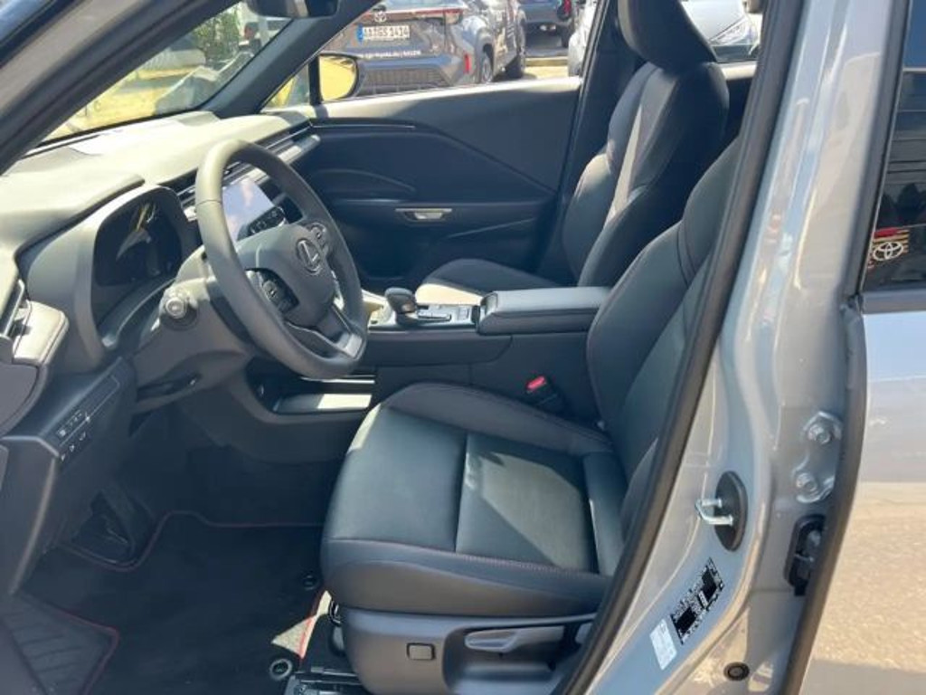 Lexus LBX