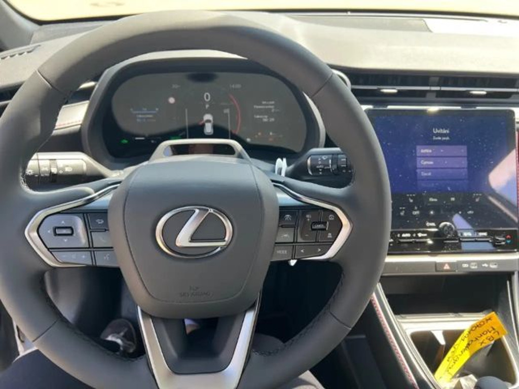 Lexus LBX