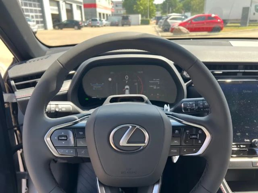 Lexus LBX