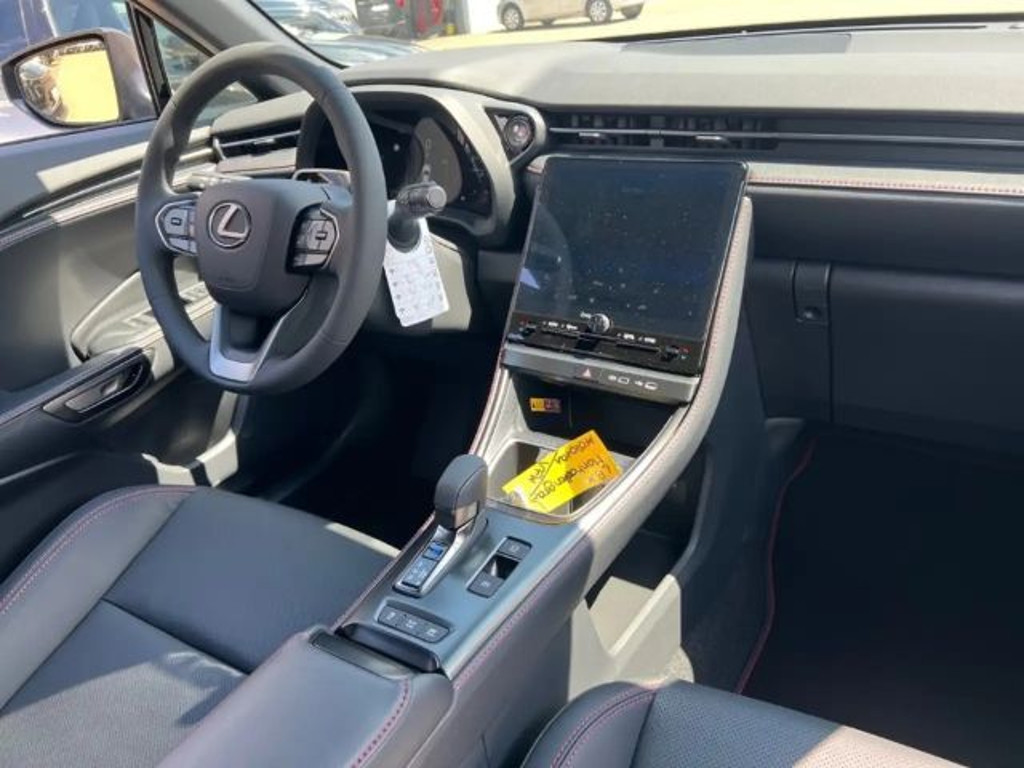Lexus LBX