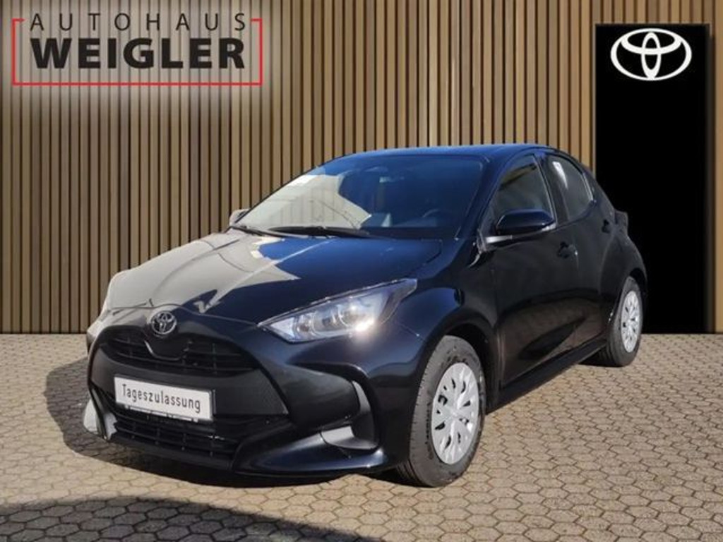 Toyota Yaris Business Hatchback Hybride