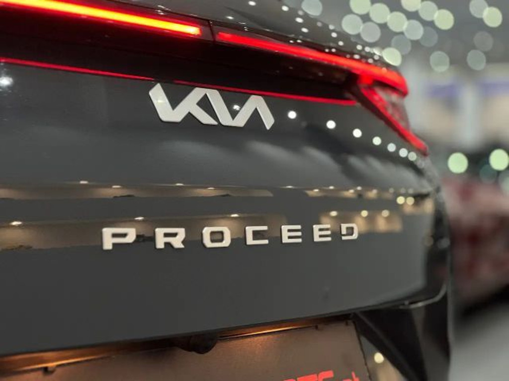 Kia ProCeed