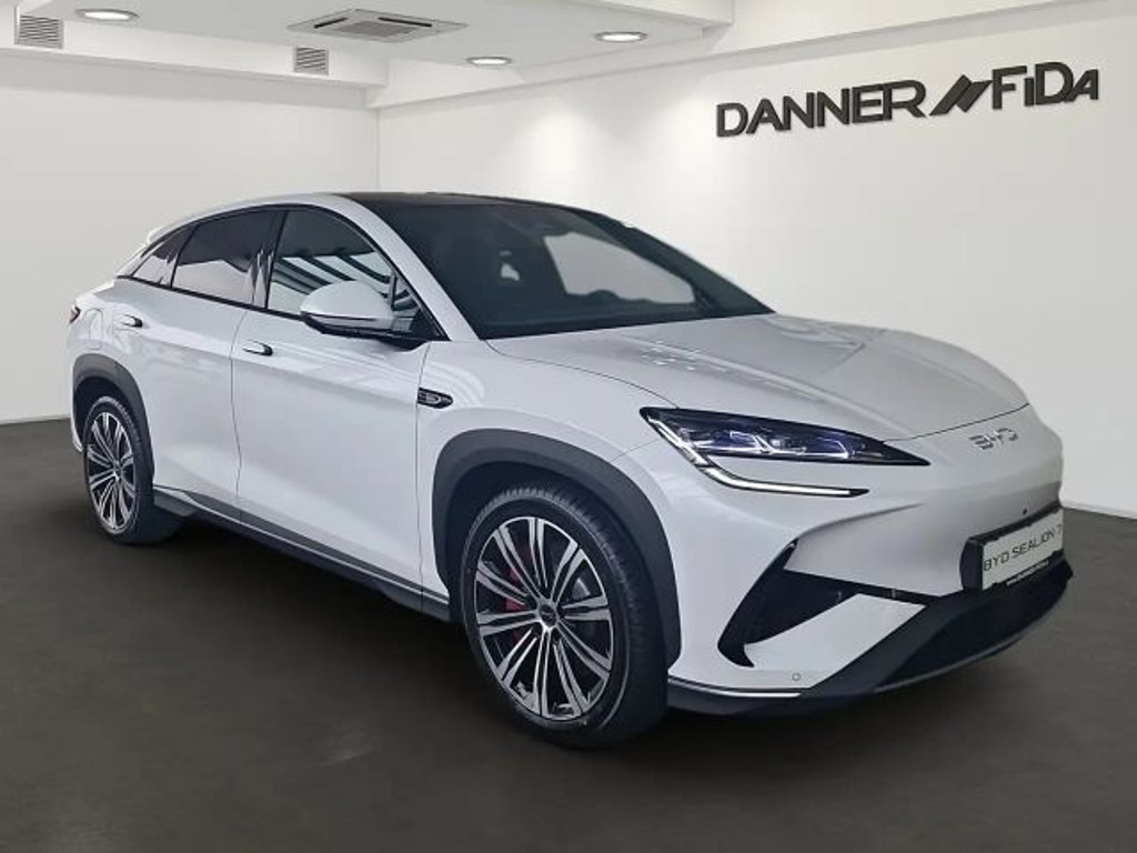 BYD Sealion 7