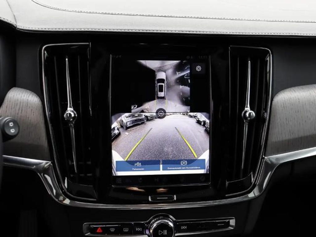 Volvo V90 Cross Country