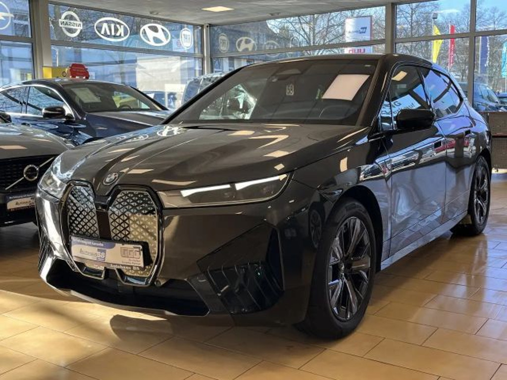 BMW iX xDrive