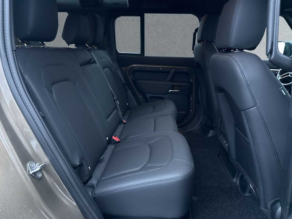 Land Rover Defender Dynamic SE 110