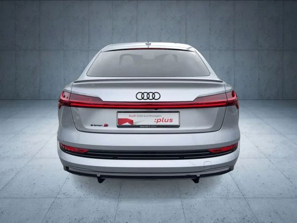 Audi e-tron Matrix/B&O/22/Pano/S-Sitz/ACC
