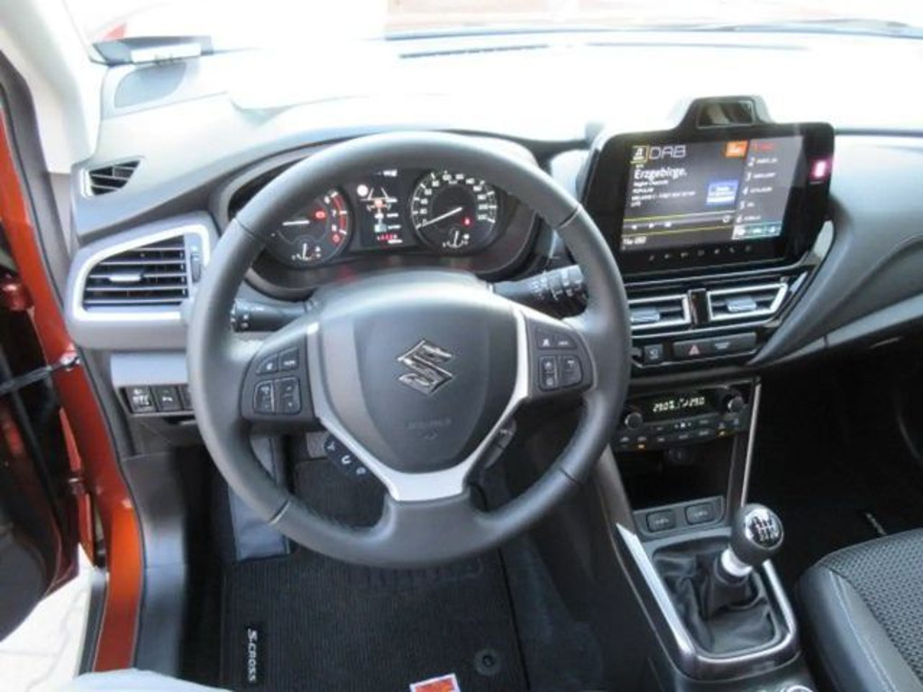 Suzuki S-Cross
