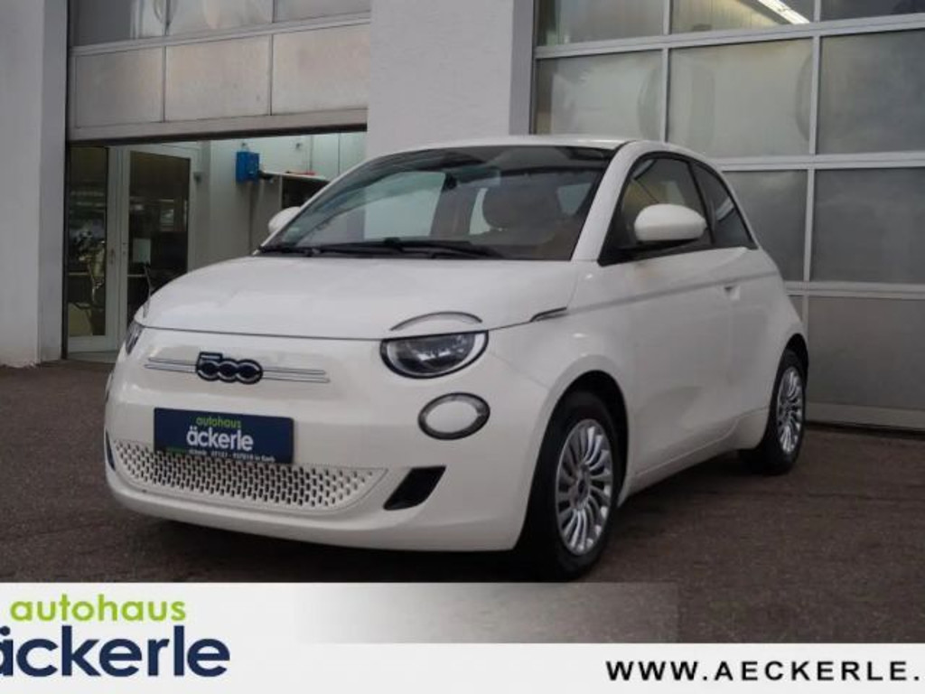 Fiat 500e Action