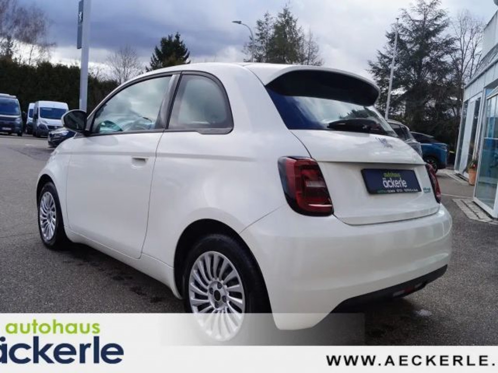 Fiat 500e Action