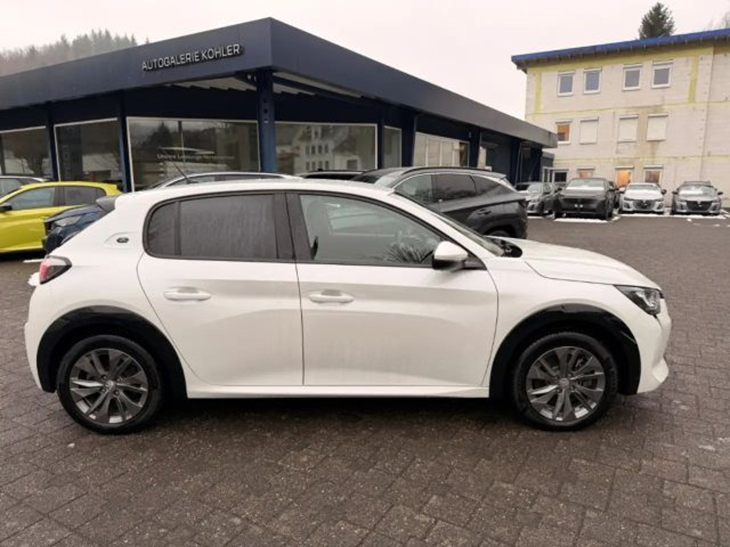 Peugeot e-208