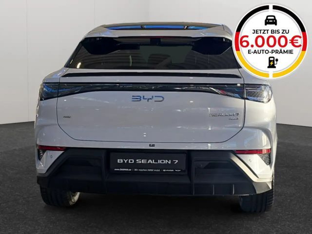 BYD Sealion 7
