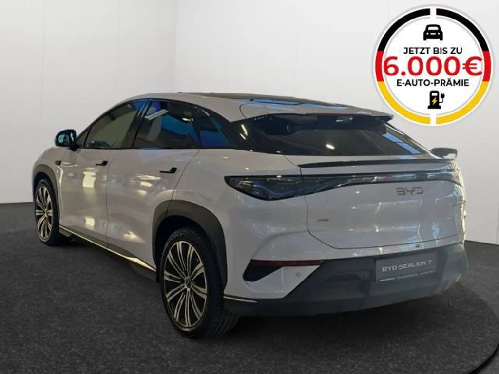 BYD Sealion 7