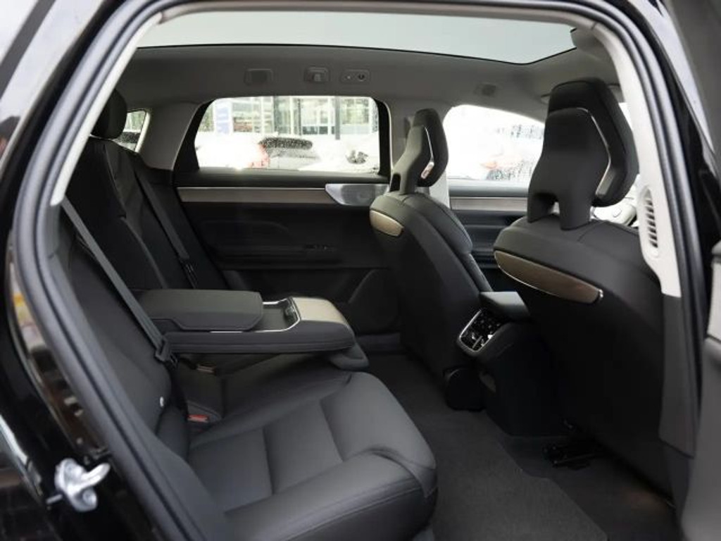 Volvo ES90