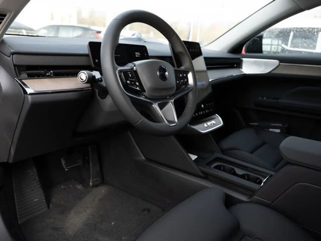 Volvo ES90