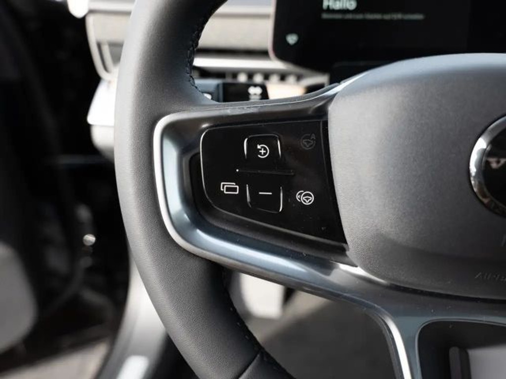 Volvo ES90