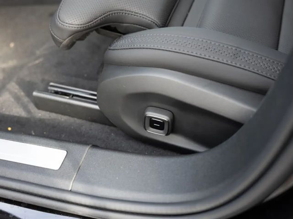 Volvo ES90