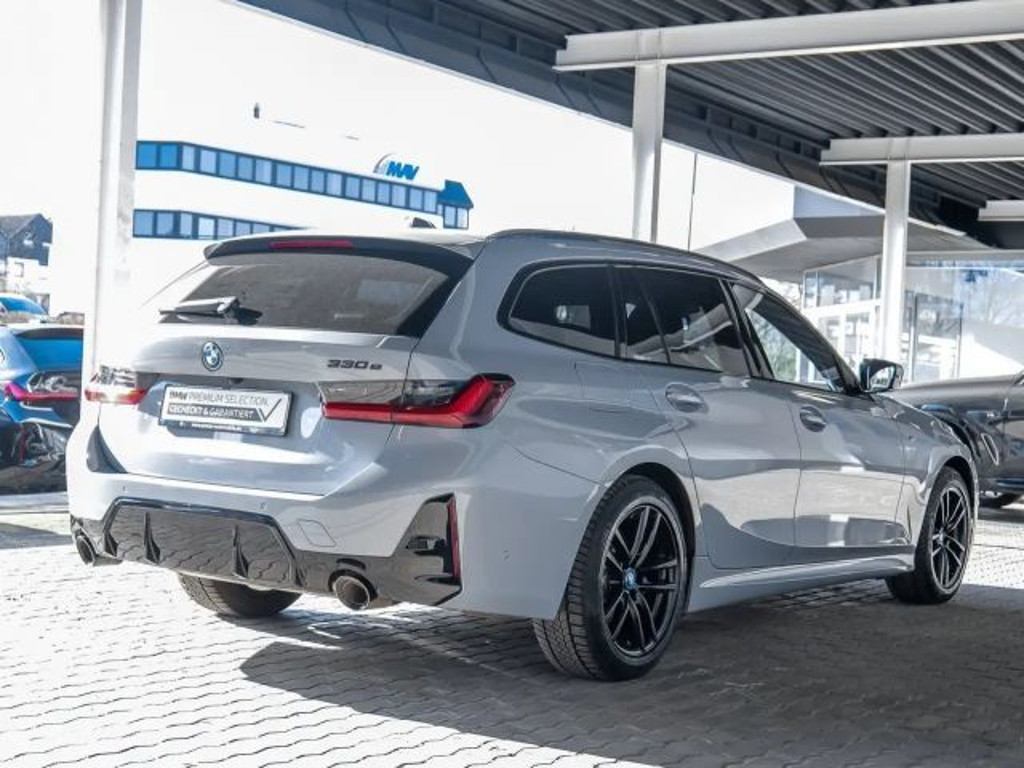 BMW 3 Serie 330 M-Sport Touring 330e