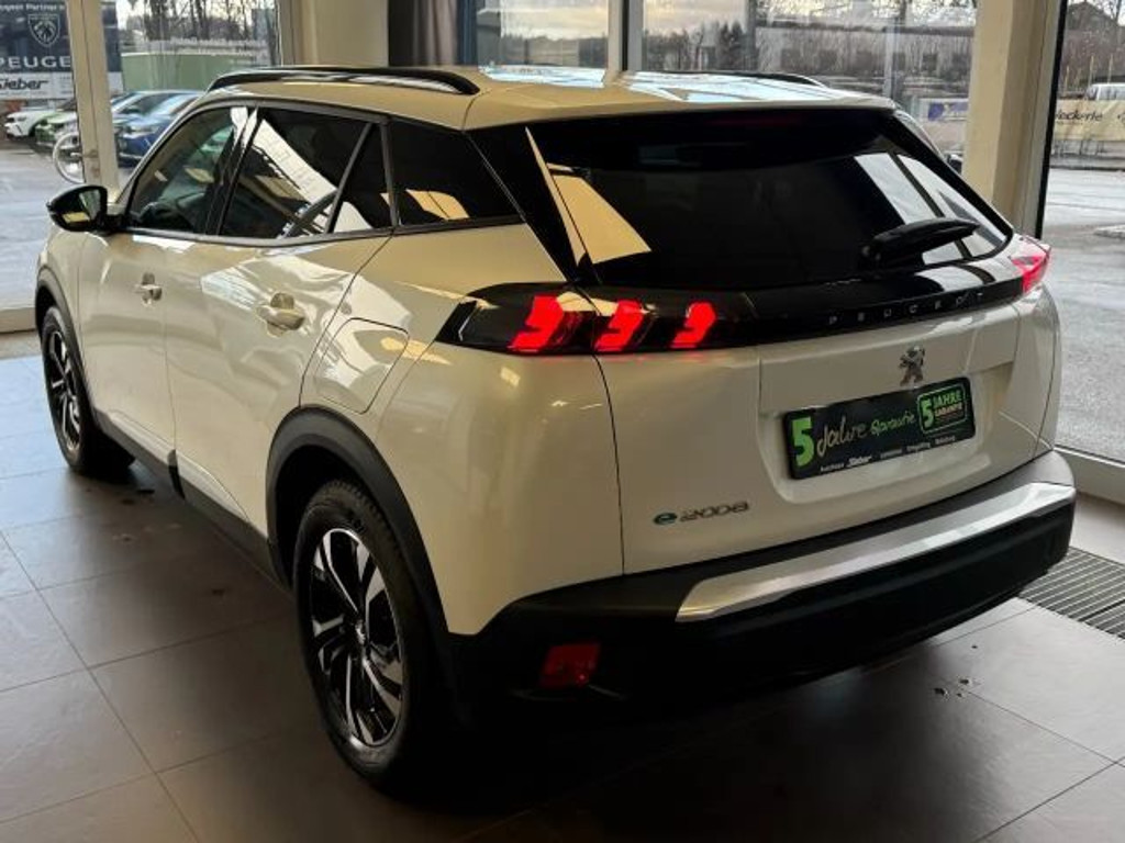 Peugeot e-2008
