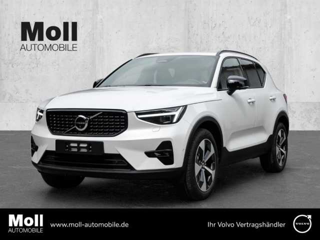 Volvo XC40 Business Plus Dark