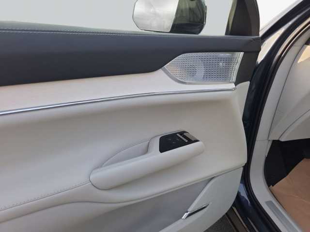 Volvo EX90