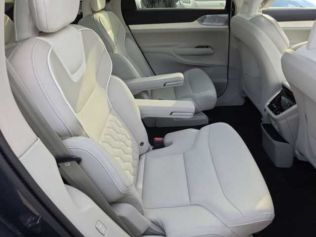 Volvo EX90